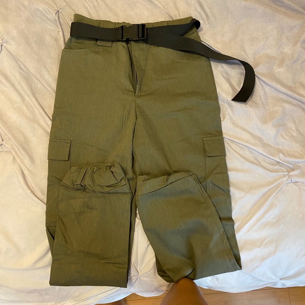 Green Cargos w Belt